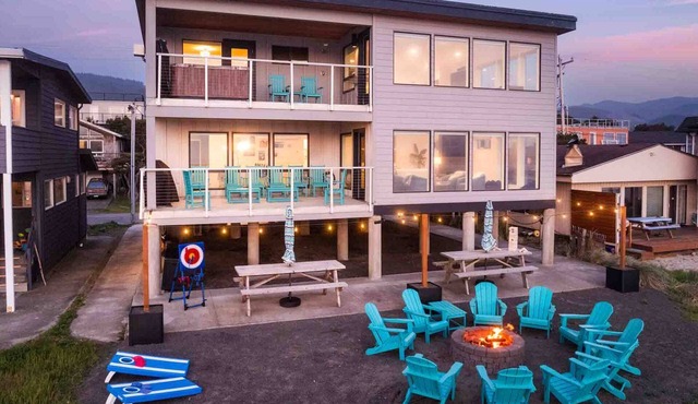 Extraordinary Beach and Oceanfront Views, Pet Friendly, Hot Tub & Fire-Pit, Luxury