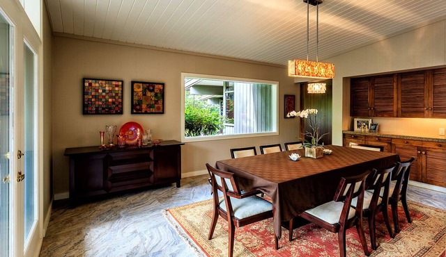 Extraordinary Eugene Home Sleeps 10+