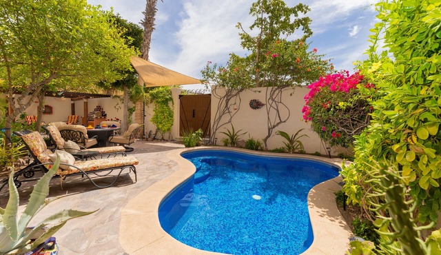 Extraordinary home with private pool - 2 Bikes Available By Casago