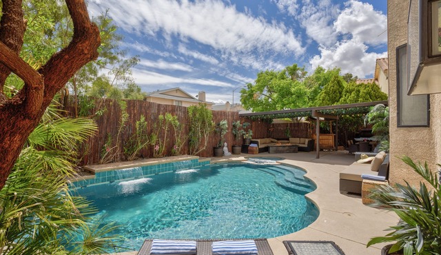 Extraordinary Private Pool/Spa Villa w/man cave