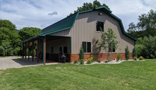 Extraordinary Private 4 Bedroom 2 Bath Lodge