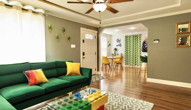 Extravagant 4bd-2bth Home! FREE Off st parking! Games! Jacuzzi tub!
