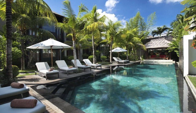 Extravagant 6BR Villa, Stunning Swimming Pool To Enjoy The Summer Air!