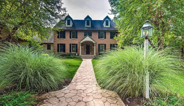 Extravagant Atglen Manor w/Private 60-Acre Land!