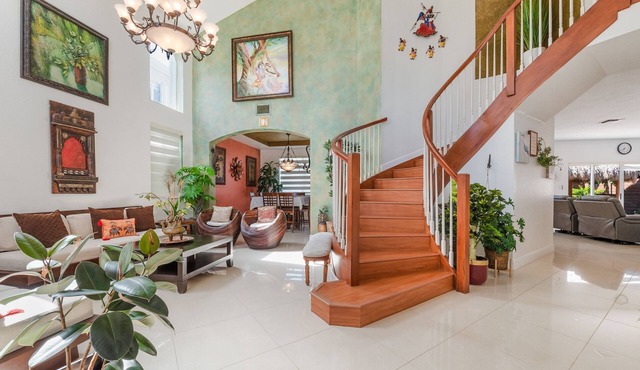 Extravagant Miami House Near Everglades
