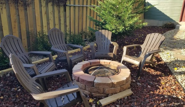 Extremely clean! Dog Freindly Bungalow one block to Main Street