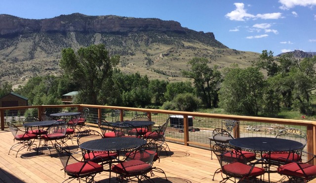 Eycat Lodging Company