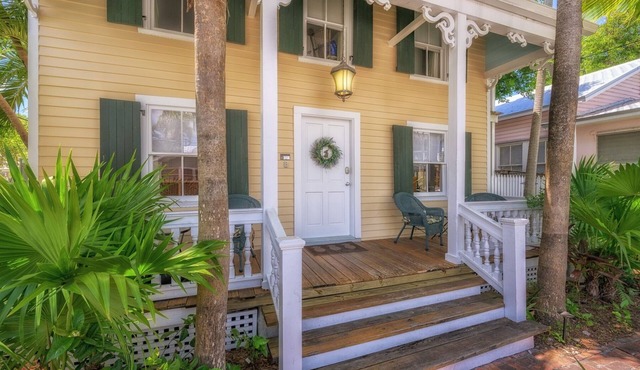 Eyebrow Suite - 2bd/1.5ba Suite off Duval