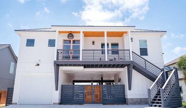 EZ Breezy Beach House with Private Pool