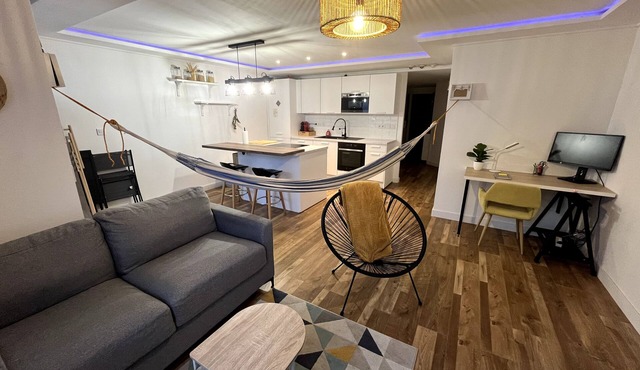 Félicità T2 - Swimming pool - Parking - Netflix - 15 minutes walk from downtown