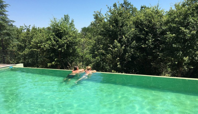 Fully equipped luxury studio with heated infinity pool 12 x 6 m