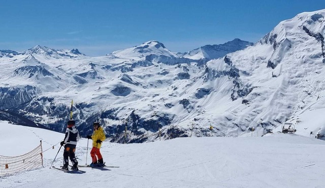 Flat located at the foot of the slopes with heated pool, sauna and hammam