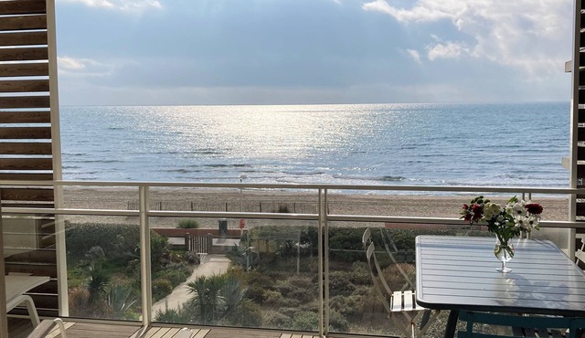 F1 1ST LINE EXCEPTIONAL SEA VIEW