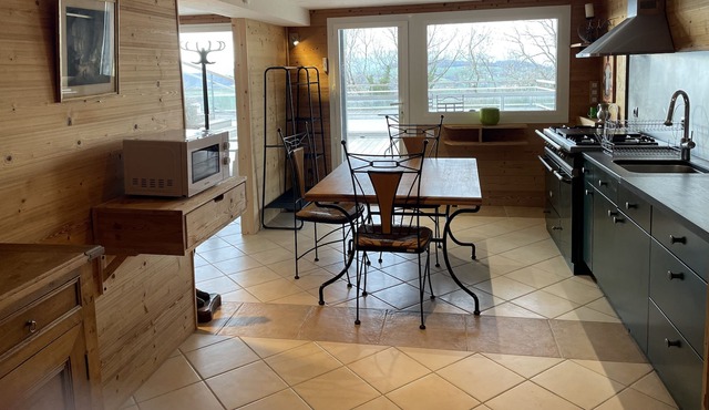 F1 apartment 10 minutes from the city in the countryside