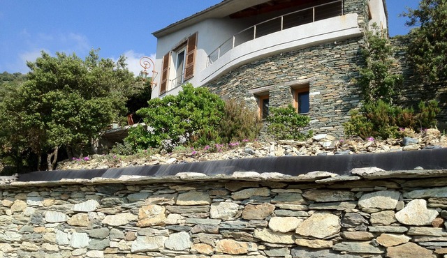 f2, 100m from the sea