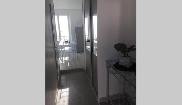 F2 agréable proche de toute commodité