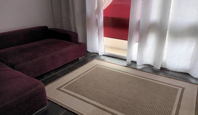 F2 apartment 50 meters from streetcar stop,