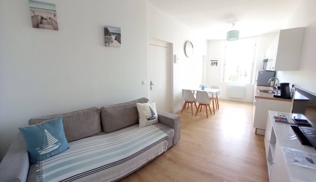 F2 at the foot of the beach at the St Palais/Mer office