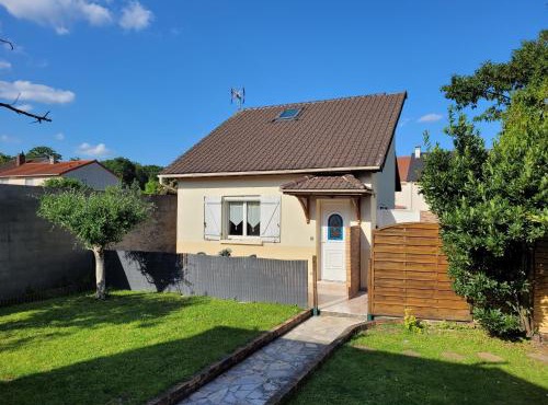 F2 duplex standing de 35 m2 à 3 min du canal de l'ourcq