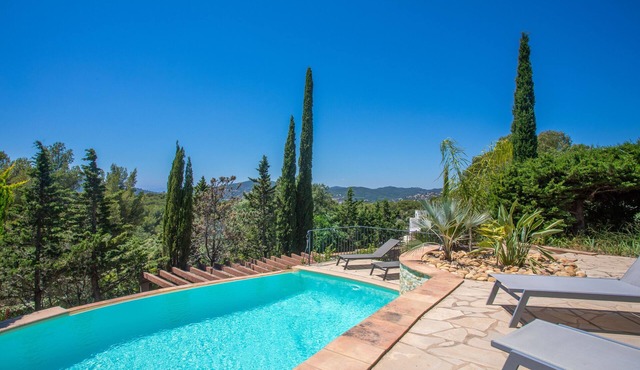 F2 Ground Floor Villa La Colline, Sea View, Wi-Fi and Air Conditioning