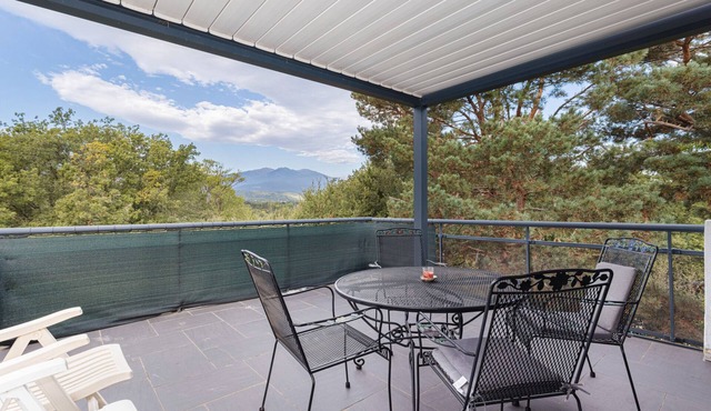 F2 holiday home in a corner of paradise with private pool and Wi-Fi