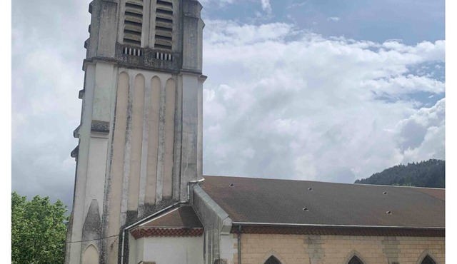 F2 just 5 minutes walk from the spa!