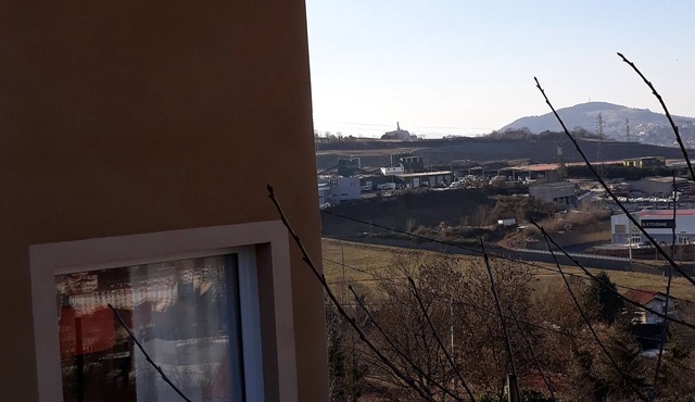 F2 KING SIZE BED WITH EXTERIOR 2KM FROM PUY EN VELAY