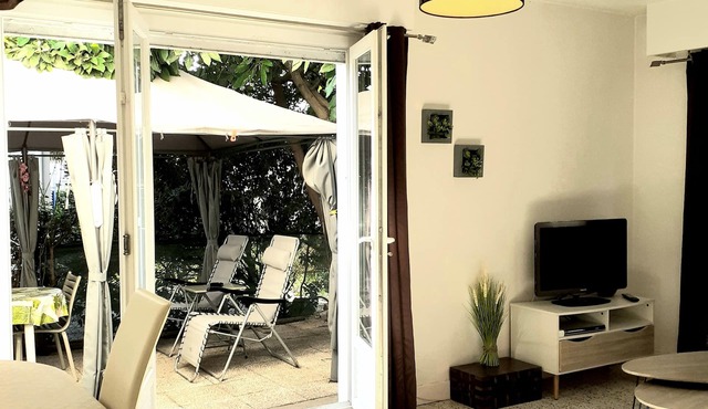 F2 ON THE GROUND FLOOR 150m from the beaches and shops/5pers/48m2