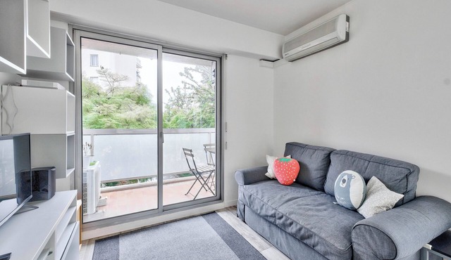 F2 with balcony 15min from the Promenade des Anglais