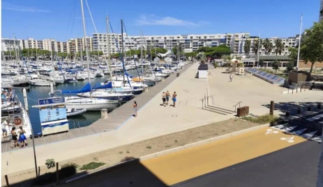 F3 CABIN PORT VIEW 50M FROM THE BEACH