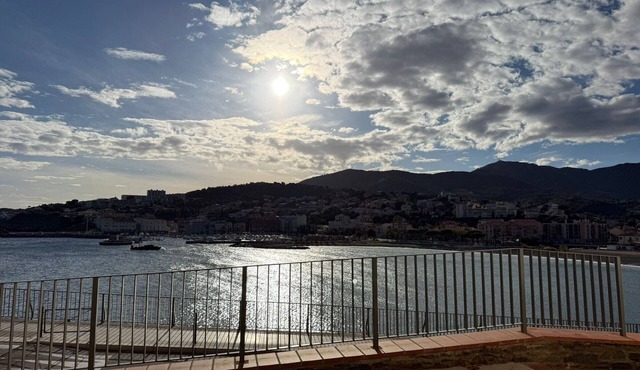 F3 in Banyuls town center with terrace
