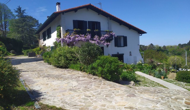 F3 with terrace/garden 4km beaches between St jean de luz/Hendaye
