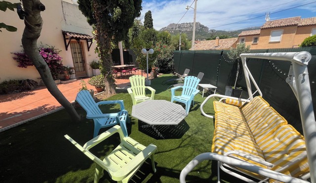 F4 ground floor with private garden, free parking, air conditioning, wifi, quiet, sea at 15 min !