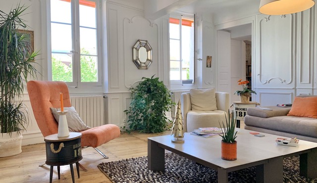 #F5 | Martine's luxurious 👱🏻‍♀️City center | Notre Dame district