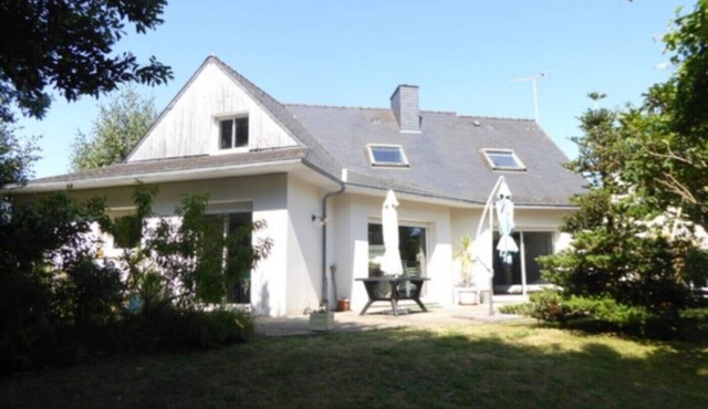 F6124-HOLIDAY HOME WITH GARDEN