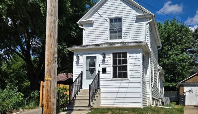 Fab 50's Firestone Flat. A/C & Pet friendly