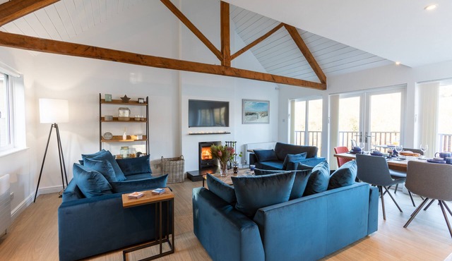 Fab house with FREE Golf, Spa and Gym