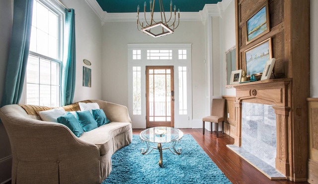 Fab Roomy Irish Channel Pad off Magazine Street