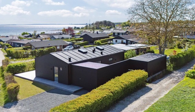 "Fabine" - 75m from the sea by Interhome