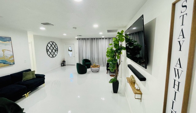 Fabolous Charming House for Your Relaxation
