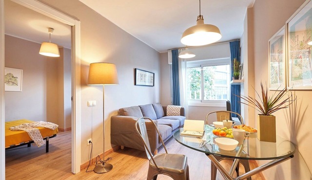 FABRA 3-1 - Three Bedroom Apartment, Sleeps 4