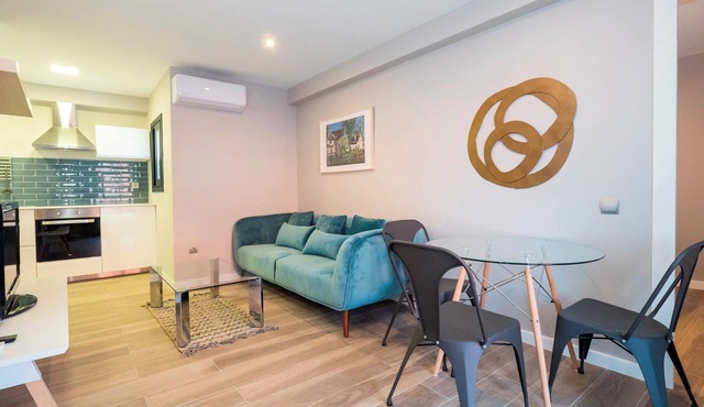 FABRA SA2 - One Bedroom Apartment, Sleeps 2
