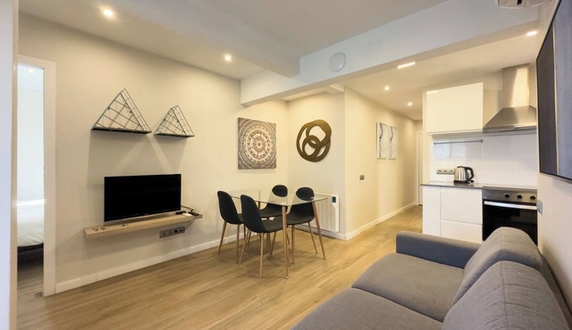FABRATIC-3h - Three Bedroom Apartment, Sleeps 5