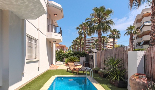 Fabulosa Villa en el Centro de Salou con Piscina Privada
