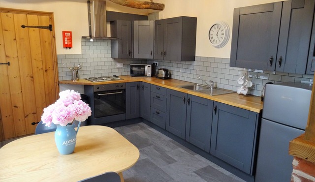 Fabulous 1 bed character barn conversion in a rural setting