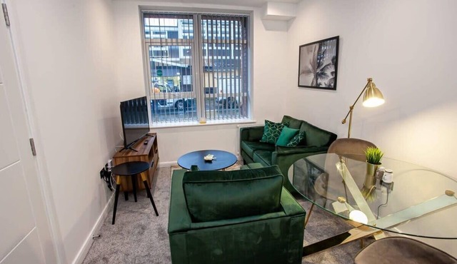 Fabulous 1 Bedroom Apartment in Bolton