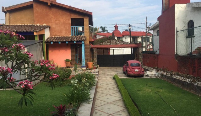 Fabulous 2, 1-bedroom bungalows in welcoming Cuernavaca neighborhood