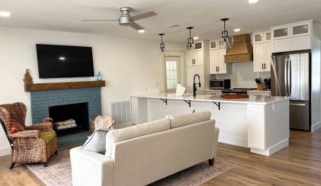 Fabulous 2-bedroom waterfront house on Canal in Crystal River.