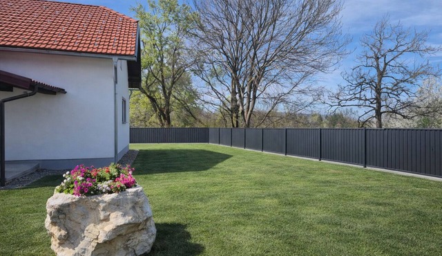 Fabulous 2-bedroom apartment with AC in charming Smoljanac