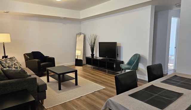 Fabulous 2-bedroom apartment with WiFi in Kingston West End